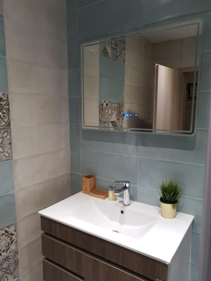Bright And Newly Refurbished Apartment Near Center Sofia Esterno foto